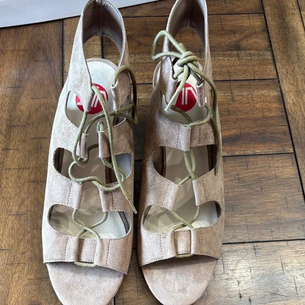 UV tan tan sandals